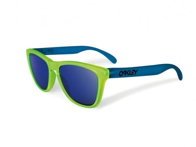 Oakley Frogskins 9013 Sunglasses - Crystal Clear - view 49